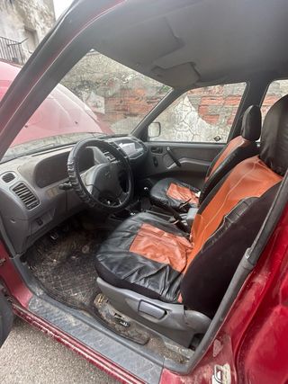 Nissan Terrano II 1996