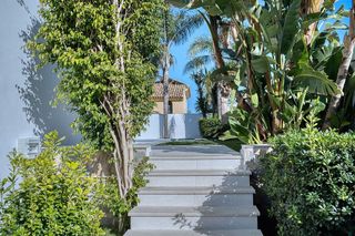 Casa adosada en alquiler en Nueva Andalucía centro en Marbella