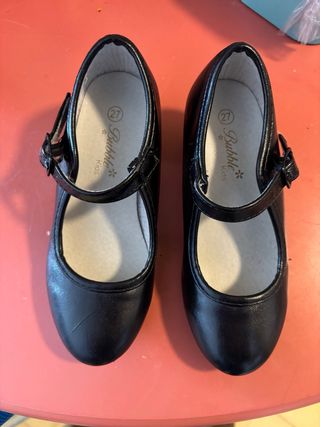 Vendo falta talla 6 y tacones talla 27 de flamenco
