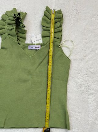 Top LILY ROSE verde con volantes talla S/M