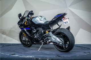 YAMAHA R1 M CARBONO * AKRAPOVIC * REESTRENO *