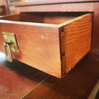 TOCADOR MODERNISTA CAOBA  R3760073048128