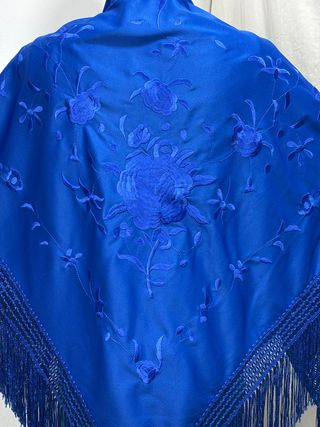 Manton Flamenco Bordado Flor Azul