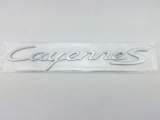 EMBLEMA TRASERO PORSCHE CAYENNE PLATA O NEGRO