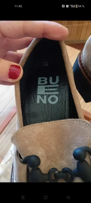 Mocasines de piel beige con detalle