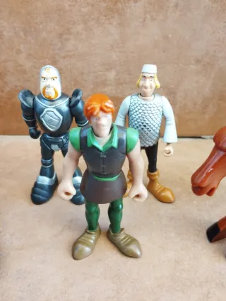 Lote Figuras Disney Merlín Famosa