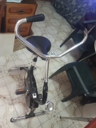 Bicicleta estática negra