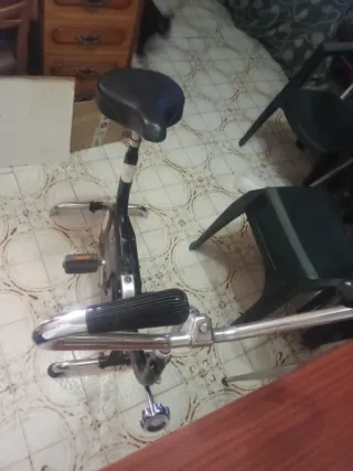 Bicicleta estática negra