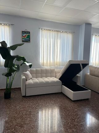 Sofá beige con chaise longue y cama oferta
