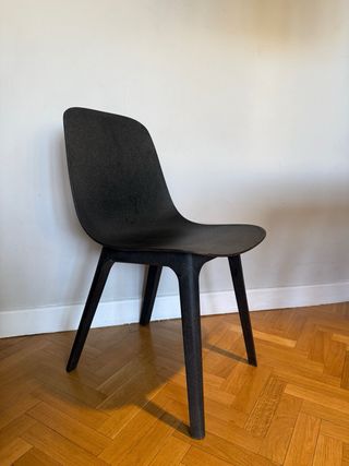 Mesa redonda madera 4 sillas negras ODGER/ikea