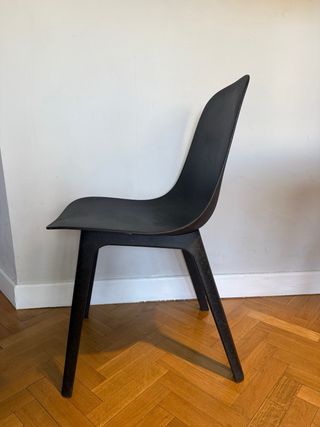 Mesa redonda madera 4 sillas negras ODGER/ikea