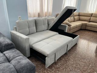 Chaise longue gris con cama y arcón nuevo