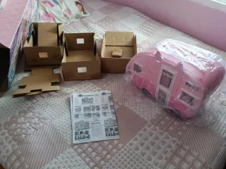 Caravana Na Na Na Surprise con caja + 2 muñecas