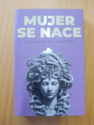 Mujer Se Nace/ A Woman Is Born A Woman -languag...