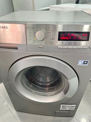 Lavadora AEG 8 kg PROTEX semi nueva