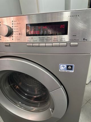 Lavadora AEG 8 kg PROTEX semi nueva