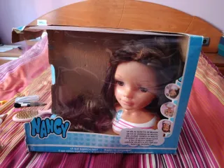 Busto Nancy con accesorios de peluquería
