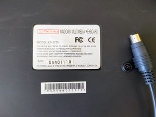 Teclado Phoenix con clavija PS2
