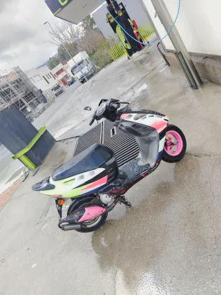 Aprilia Sonic 49cc Scooter Automática