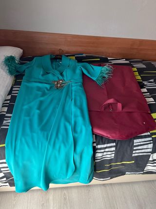 Vestido largo fiesta con plumas