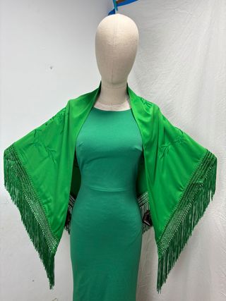 Manton Flamenco Bordado Flor Verde