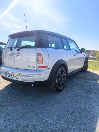 MINI Clubman 2012