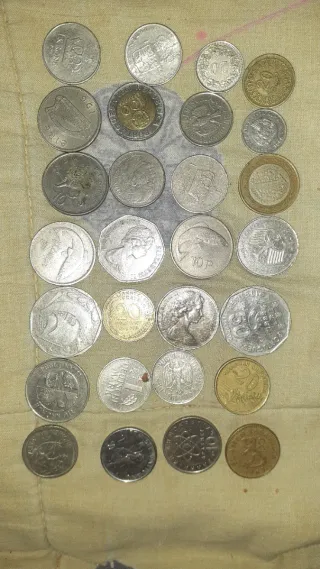 29 monedas variadas