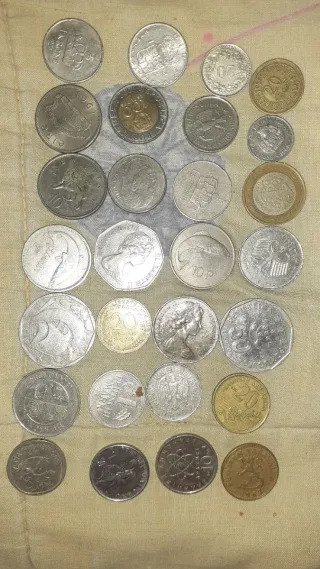 29 monedas variadas