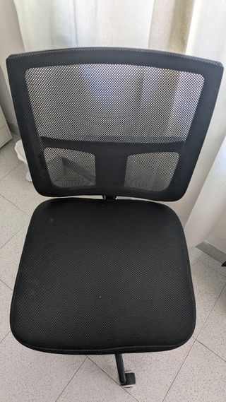 Silla ergonómica de oficina negra