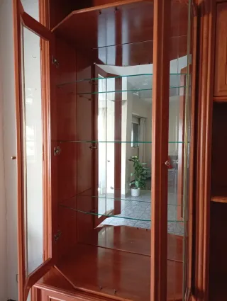 Mueble de salón madera y cristal