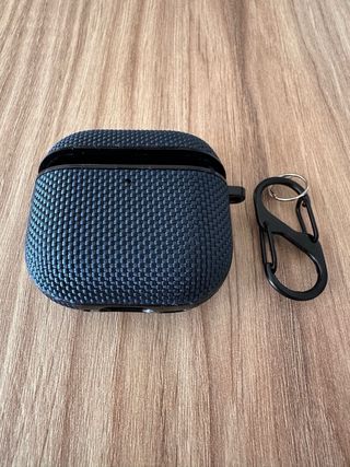 Funda AirPods 4 con mosquetón