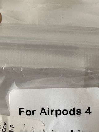 Funda AirPods 4 con mosquetón