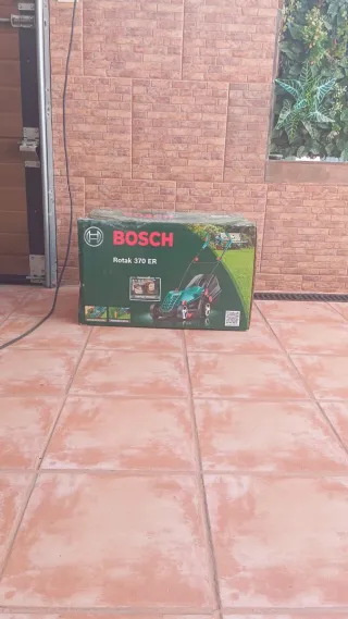 Cortacésped Eléctrico Bosch Rotack 370 sin estrena