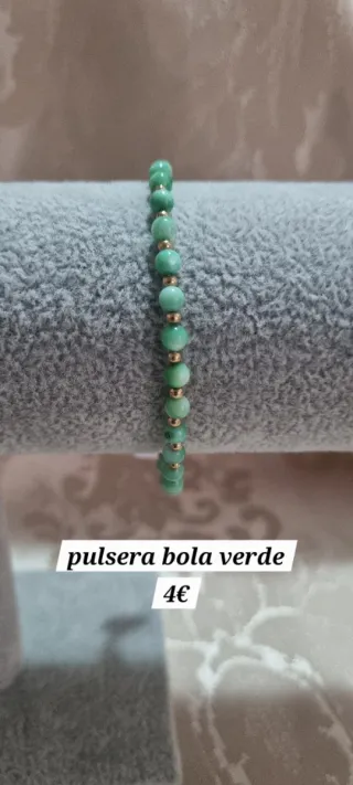 Pulsera bolas verde y doradas