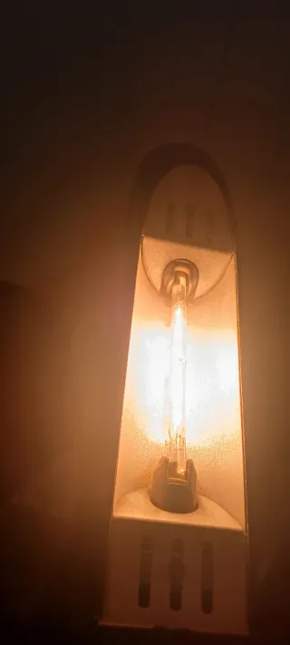 Lámpara de pie negra con luz regulable - 182cm