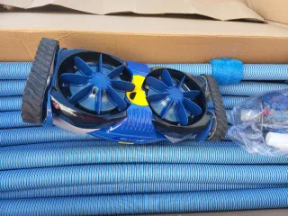 Robot Limpiafondos Zodiac MX8 + Mangueras y acce