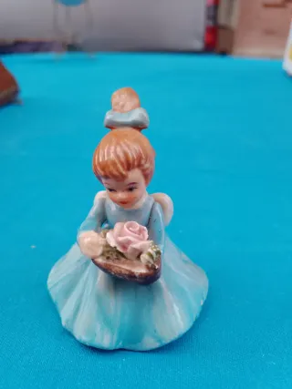 Bambola Ceramica Capodimonte Bambina Cesto Fiori