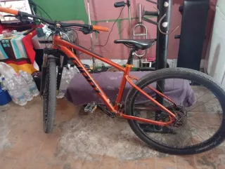 Bicicleta de Montaña Naranja