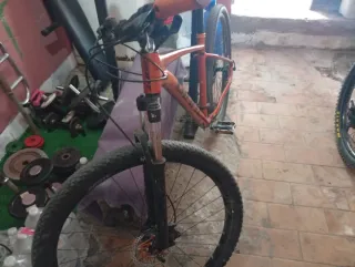 Bicicleta de Montaña Naranja