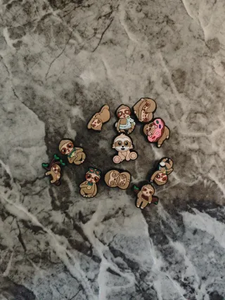 Pines Crocs Koala Marrón y Rosa