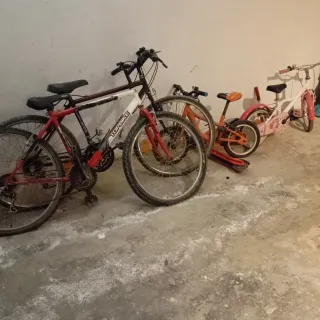 Bicicleta TOPBIKE roja y blanca