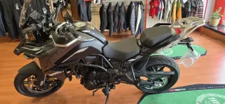 Benelli TRK 702 Asfaltica Negra
