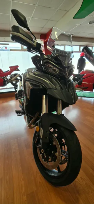 Benelli TRK 702 Asfaltica Negra