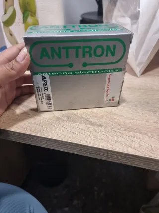 Amplificador de interior ANTTRON A230 SAT/TV