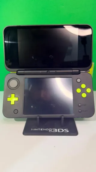 New Nintendo 2DS XL Verde Caja edición Mario kart