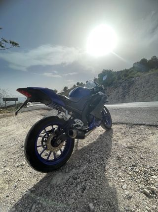 Yamaha YZF-R 125 2022 Negra/Azul