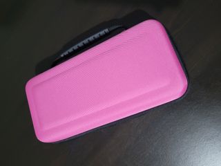 Nintendo Switch 2 con juegos y funda