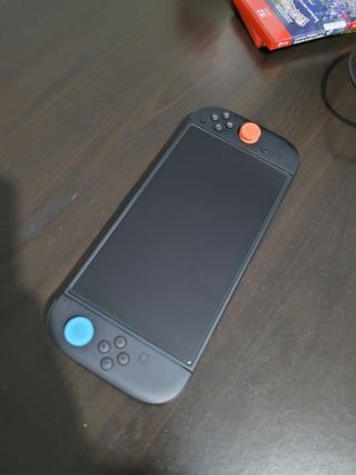 Nintendo Switch 2 con juegos y funda