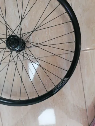 Llanta El Gallo 26"delantera para descenso