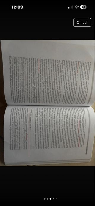 Libro universitario: elementi di sociologia